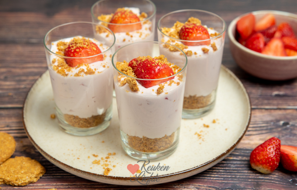 Aardbei kwarktaart glaasjes