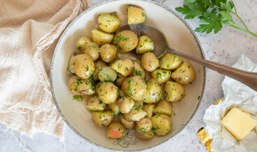 Krieltjes met kruidenboter