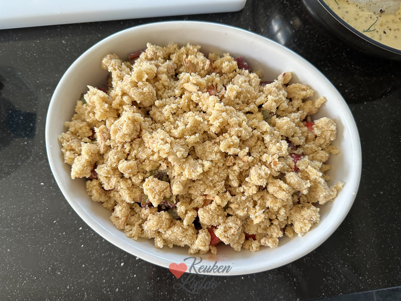 Rabarber crumble met aardbei