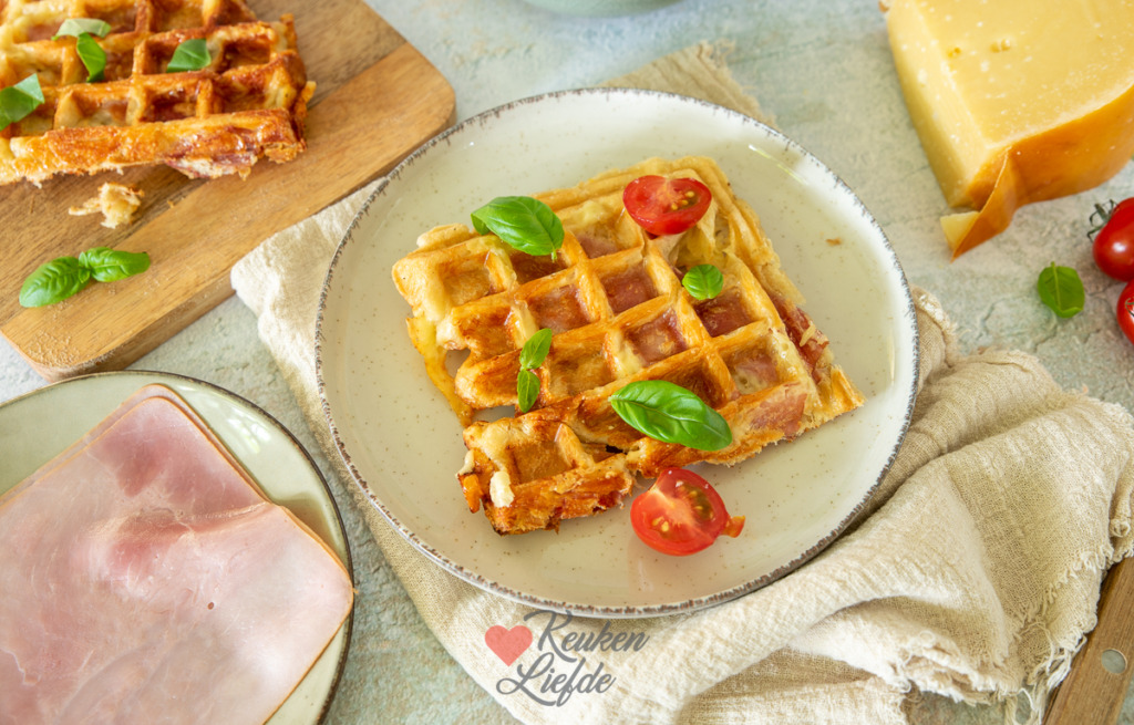 Croissantwafel met ham en kaas Croissantwafel met ham en kaas