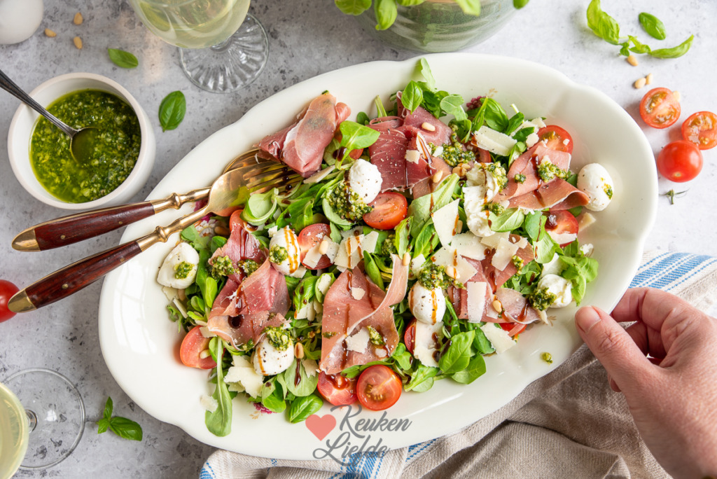 Rucola salade met parmaham en mozzarella