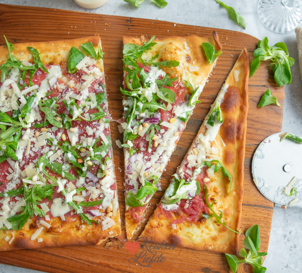 Flammkuchen carpaccio Flammkuchen carpaccio