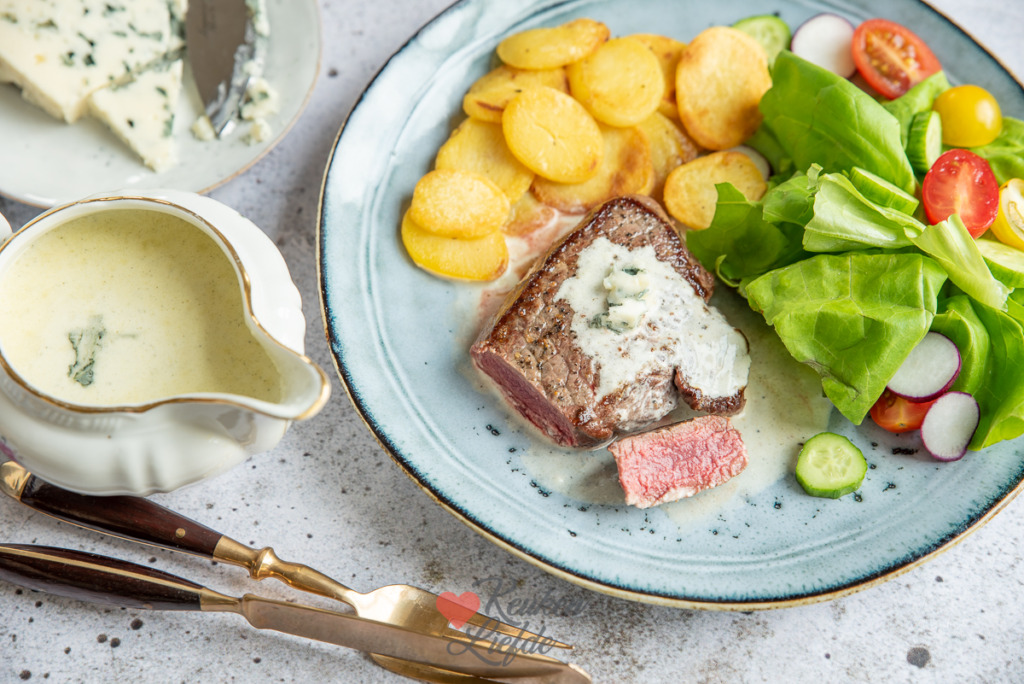 Biefstuk met roquefortsaus Biefstuk met roquefortsaus