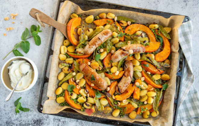 Traybake met gnocchi en saucijsjes