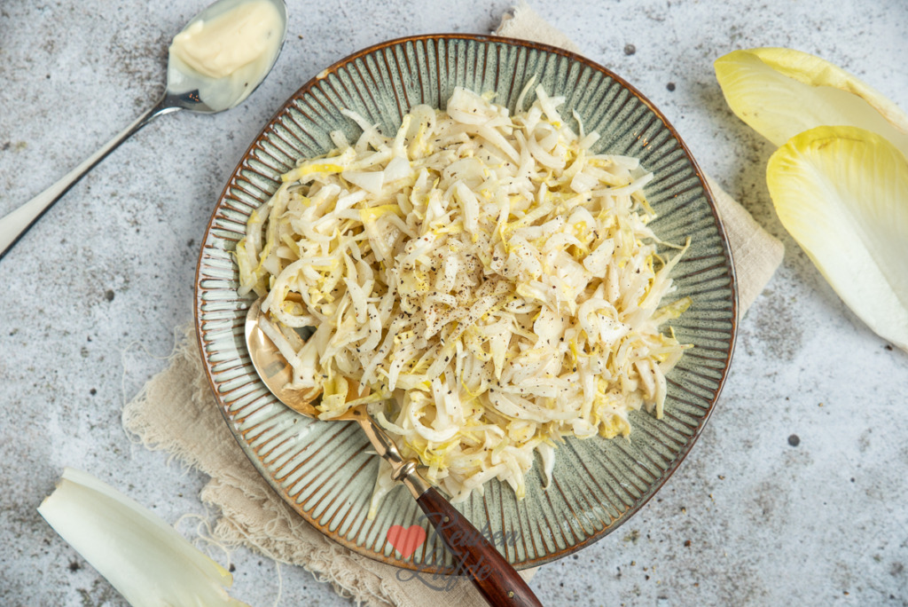 Eenvoudige witlofsalade