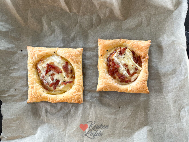 Bladerdeeghapje met aardappel, spekjes en camembert