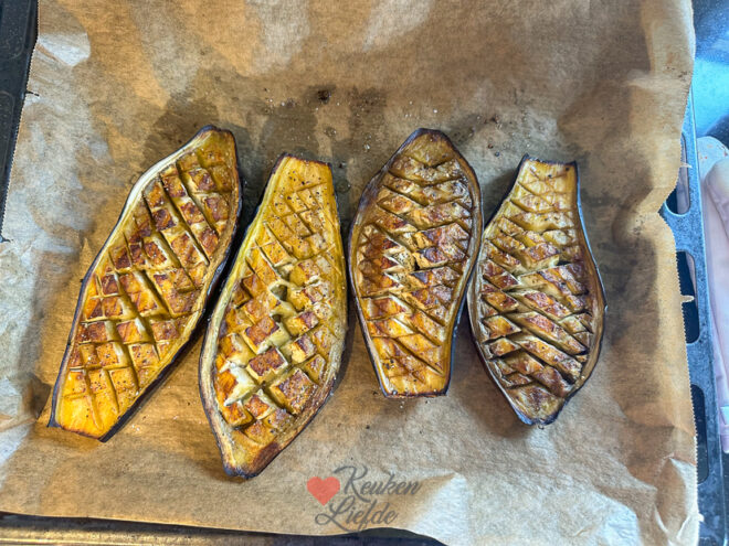 Geroosterde aubergine met saffraanyoghurt