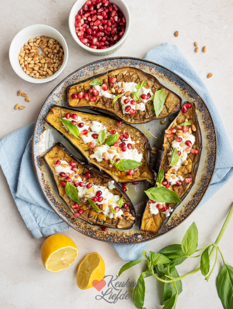 Geroosterde aubergine met saffraanyoghurt Geroosterde aubergine met saffraanyoghurt