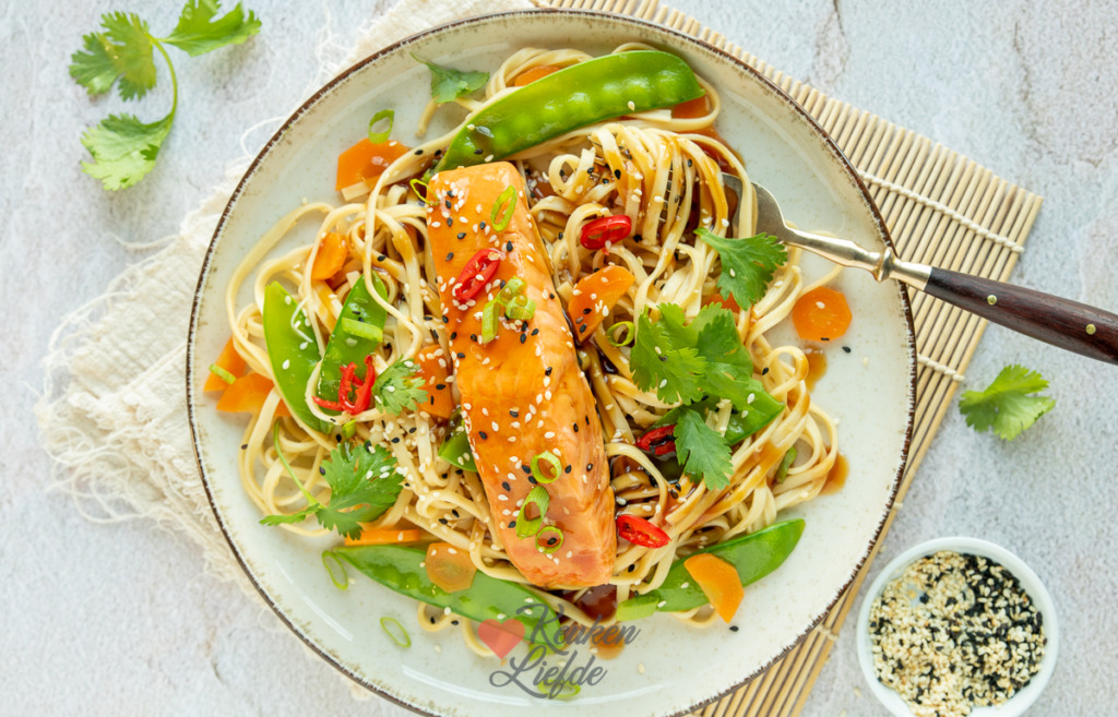 Zalm teriyaki noedels