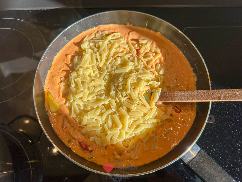 Pasta met zalm en tomatenroomsaus