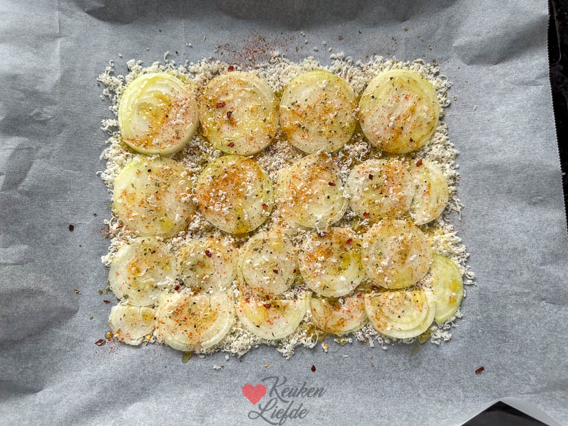 Parmezaan uienringen uit de oven
