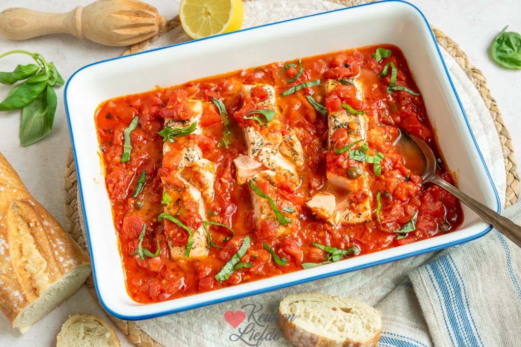 Zalm uit de oven in tomatensaus