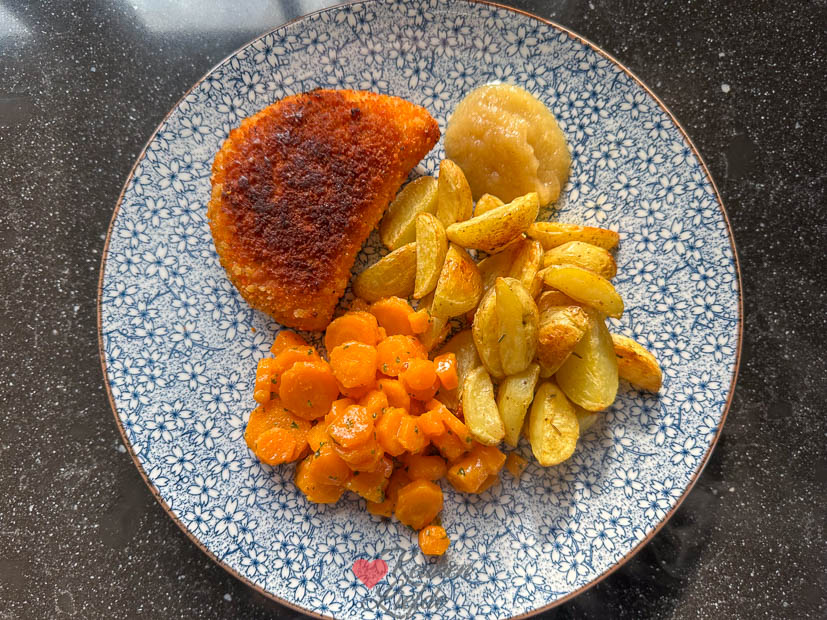 Kip, aardappel en appelmoes