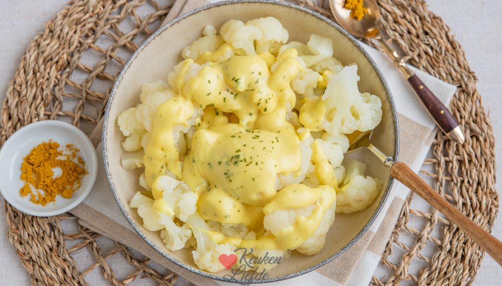 Bloemkool met kerriesaus