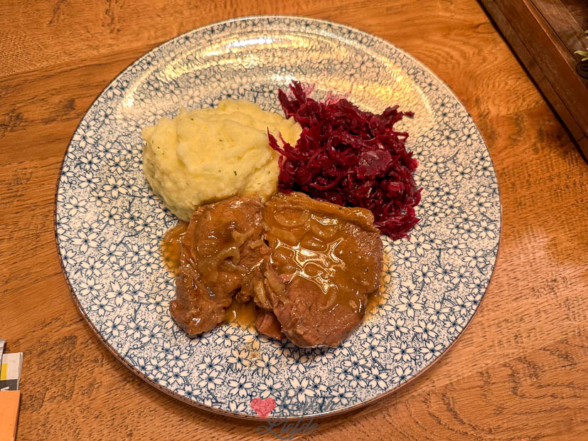 Hachee met rodekool en puree