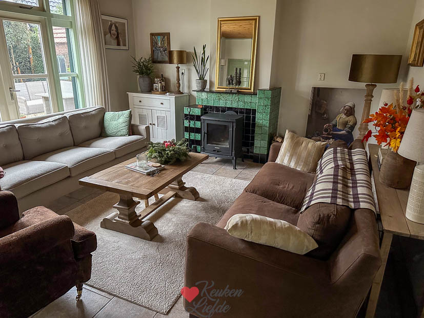 De woonkamer is kaal na de kerst