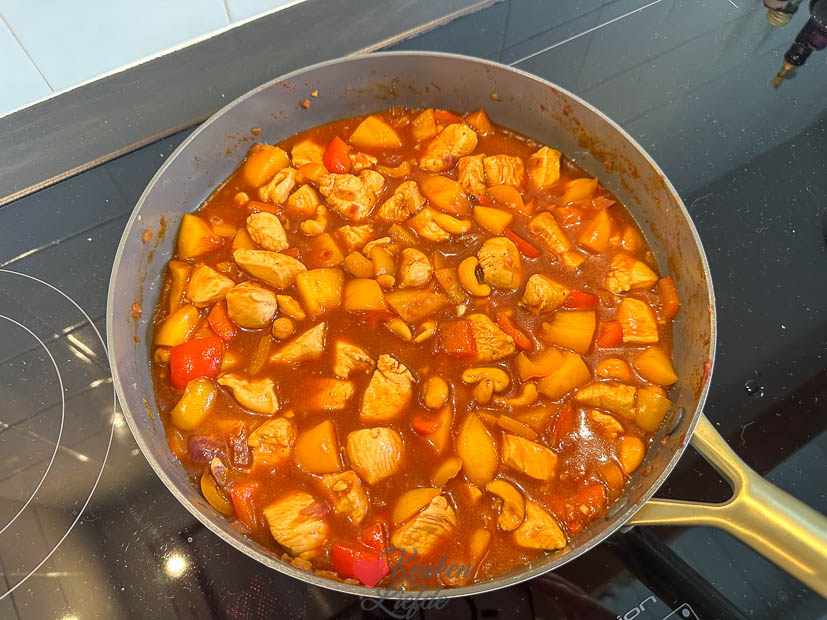 Kip pilav met perzik